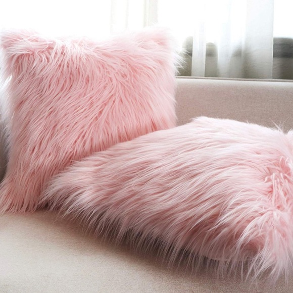 Luxe HomeSet of 2 Blush Pink Luxe Mongolian Long Faux Fur Throw Pillow Covers
